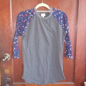 🔥 Hot Price Lularoe Small Gray and Blue Floral Raglan Top Small